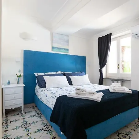 Capri Blue “le Tre Monelle”